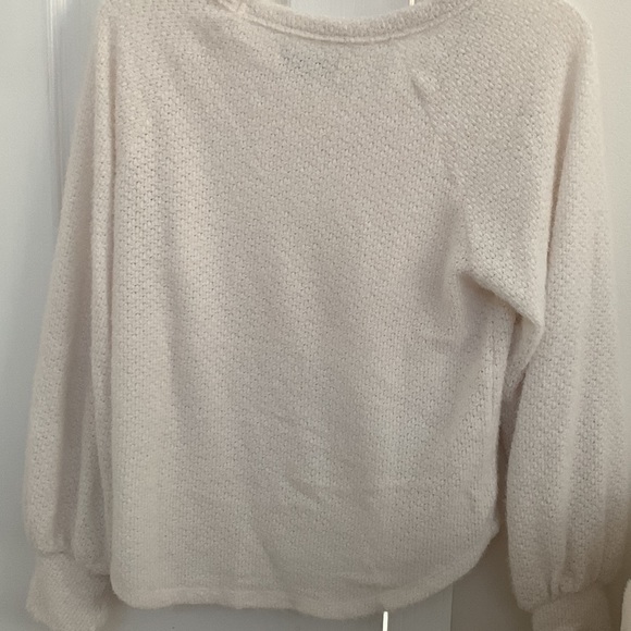 hollister sweater - Picture 2 of 4